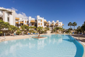 El Médano Beachfront Triplex Penthouse with pool, rooftop, sea view
